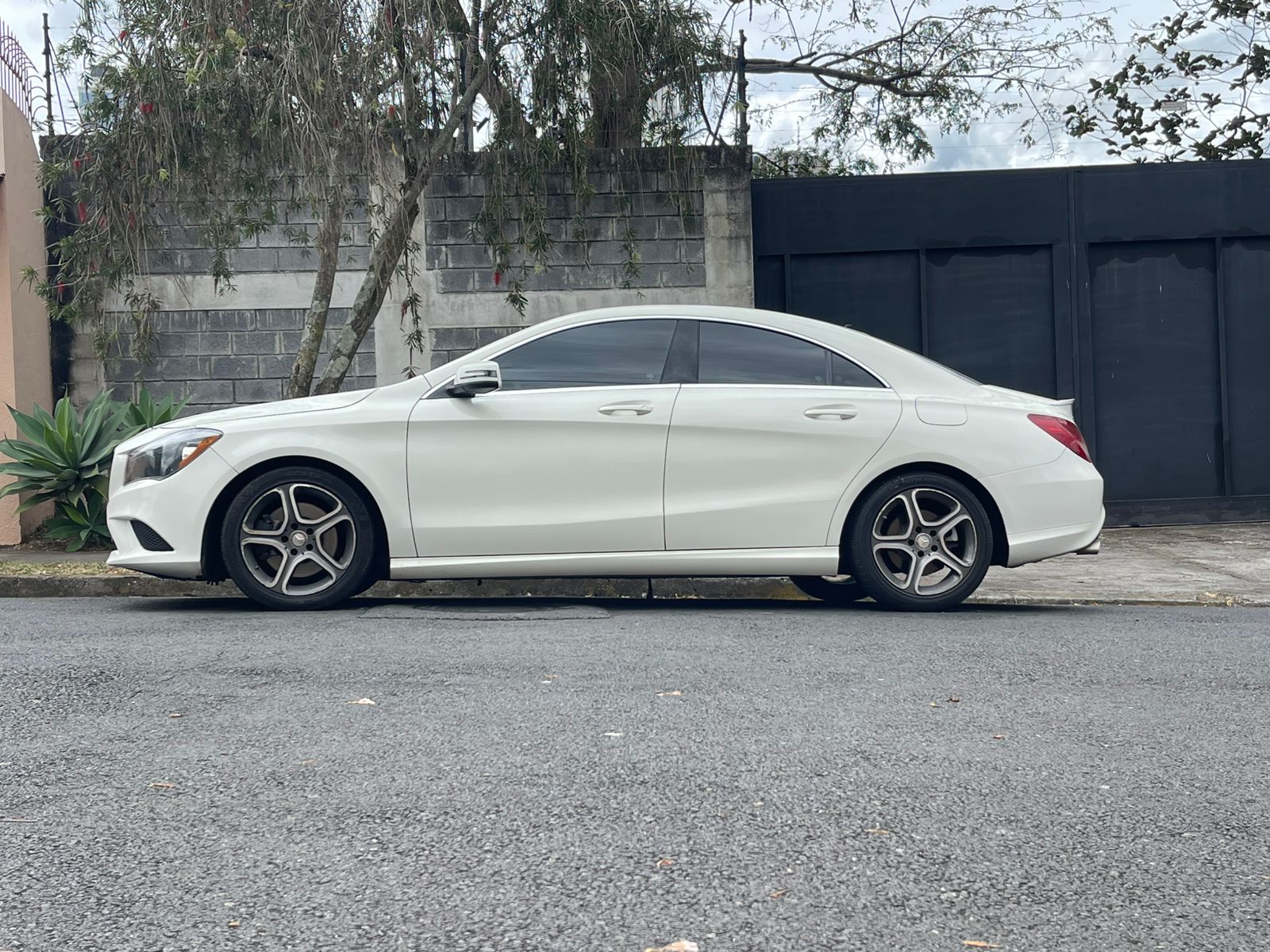 MERCEDES BENZ CLA 250