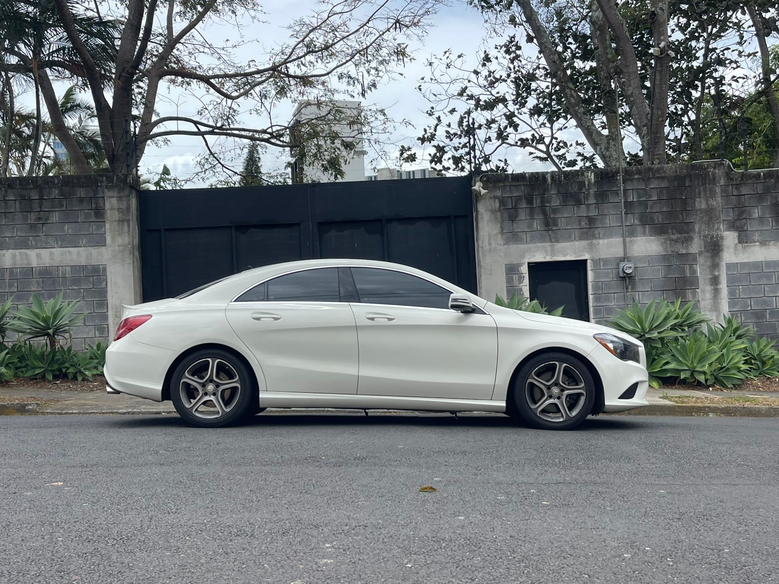 MERCEDES BENZ CLA 250
