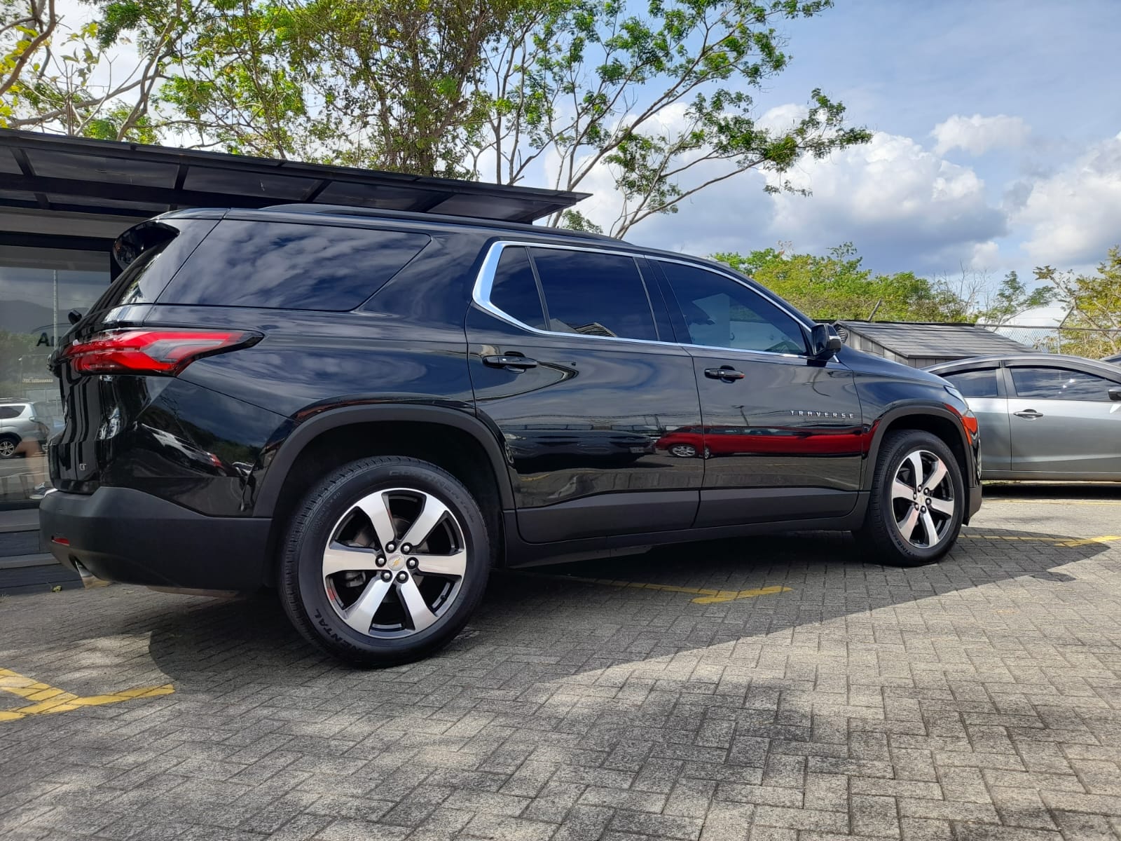 CHEVROLET TRAVERSE LT