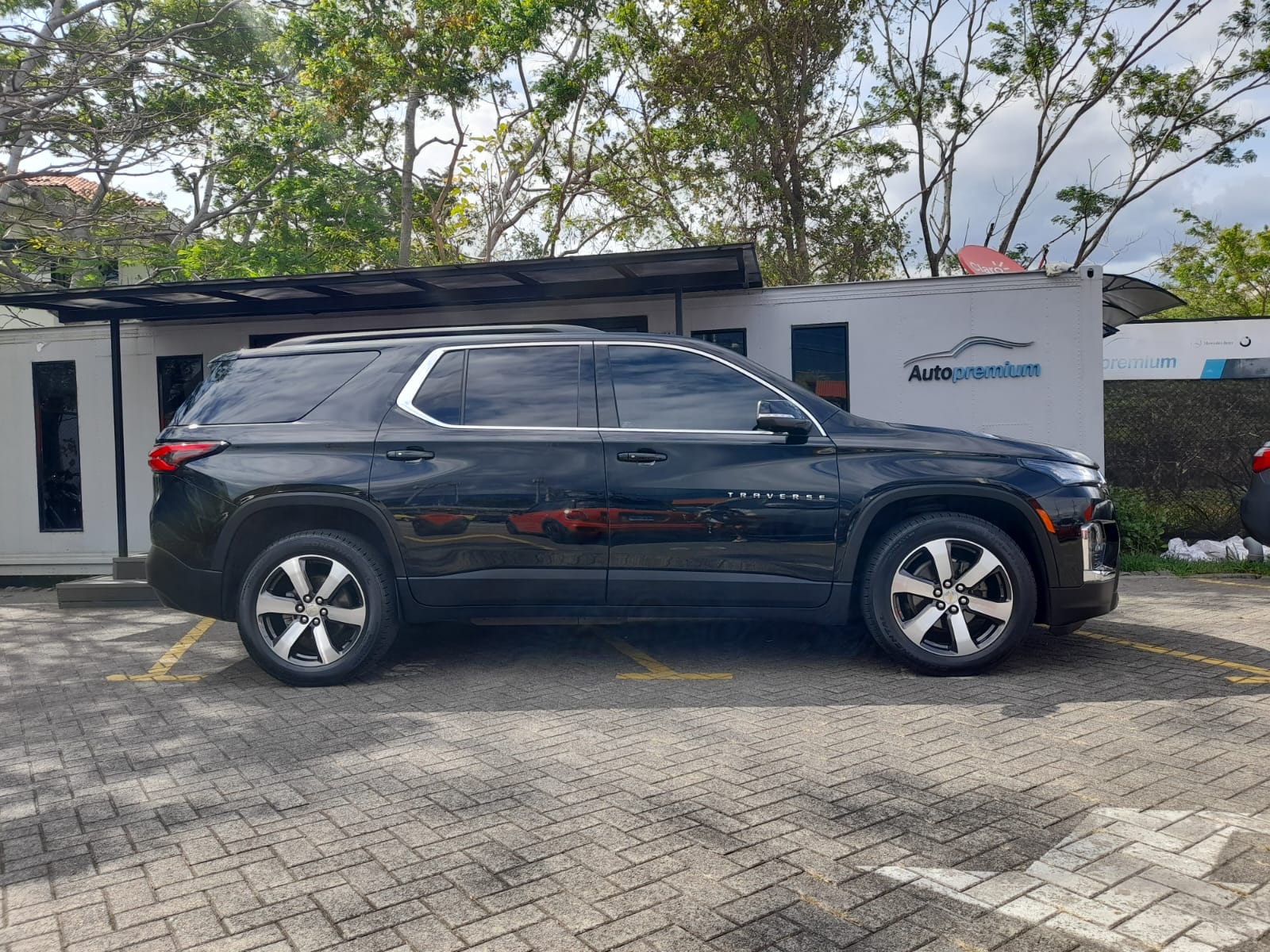 CHEVROLET TRAVERSE LT