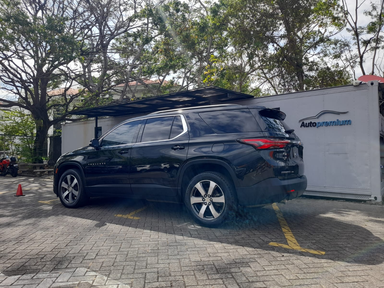 CHEVROLET TRAVERSE LT