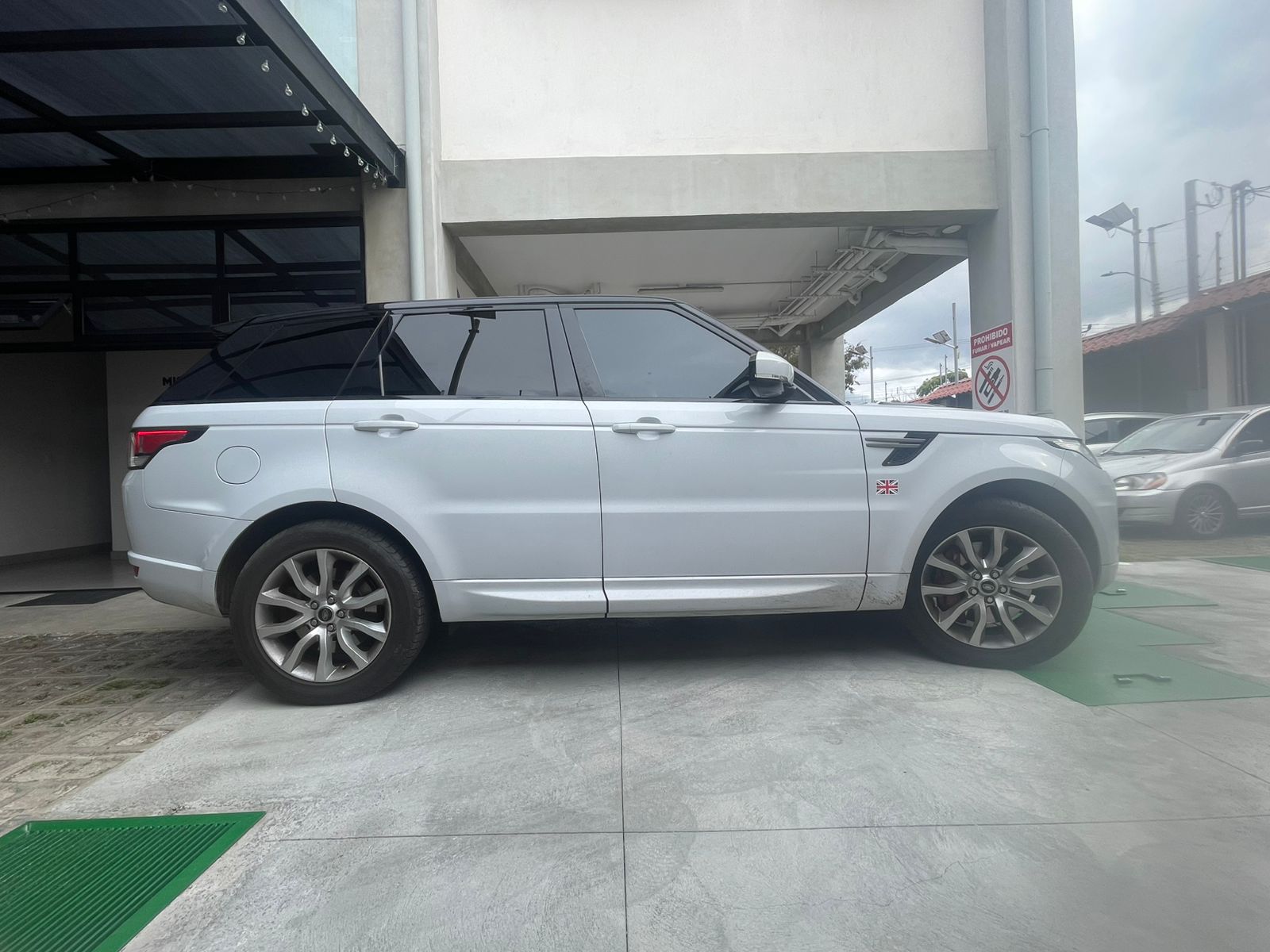 RANGE ROVER SPORT SE
