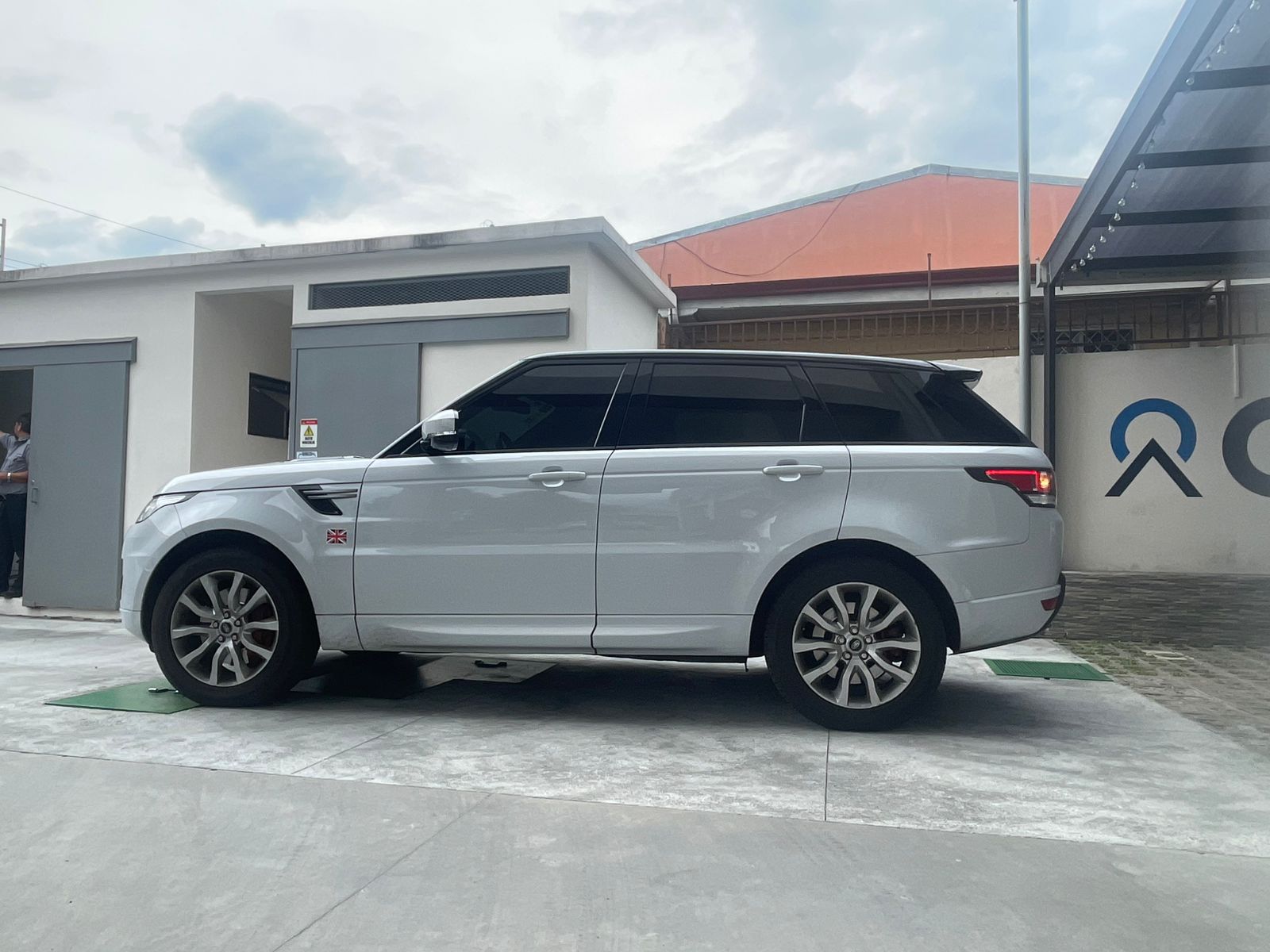 RANGE ROVER SPORT SE