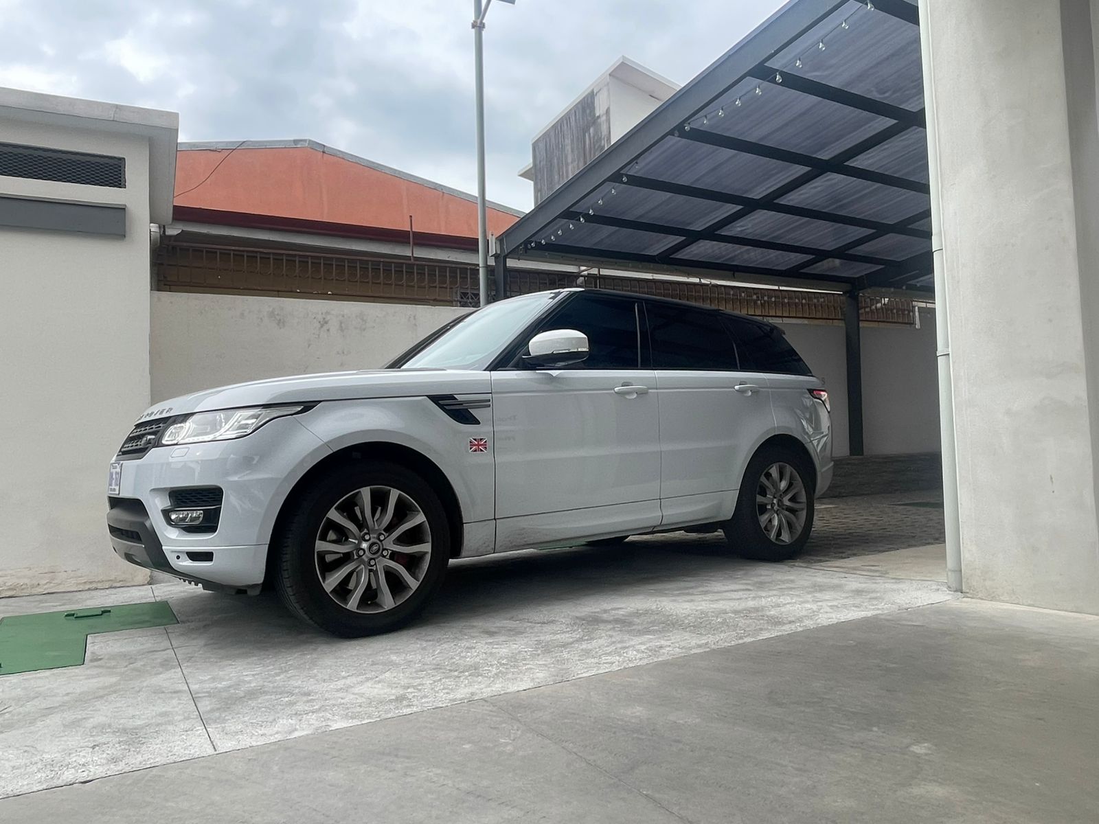 RANGE ROVER SPORT SE