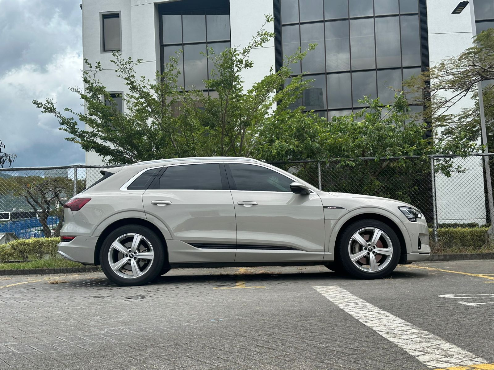 AUDI E-TRON 55 QUATTRO