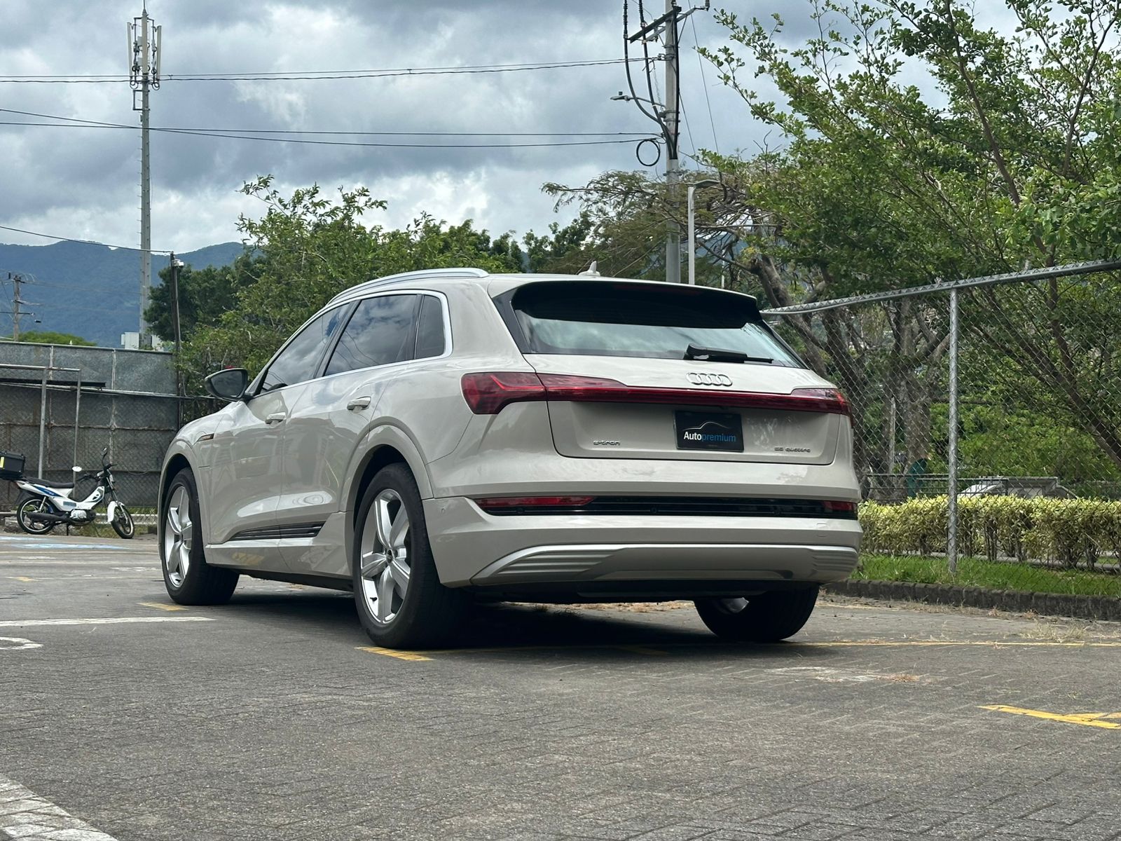 AUDI E-TRON 55 QUATTRO