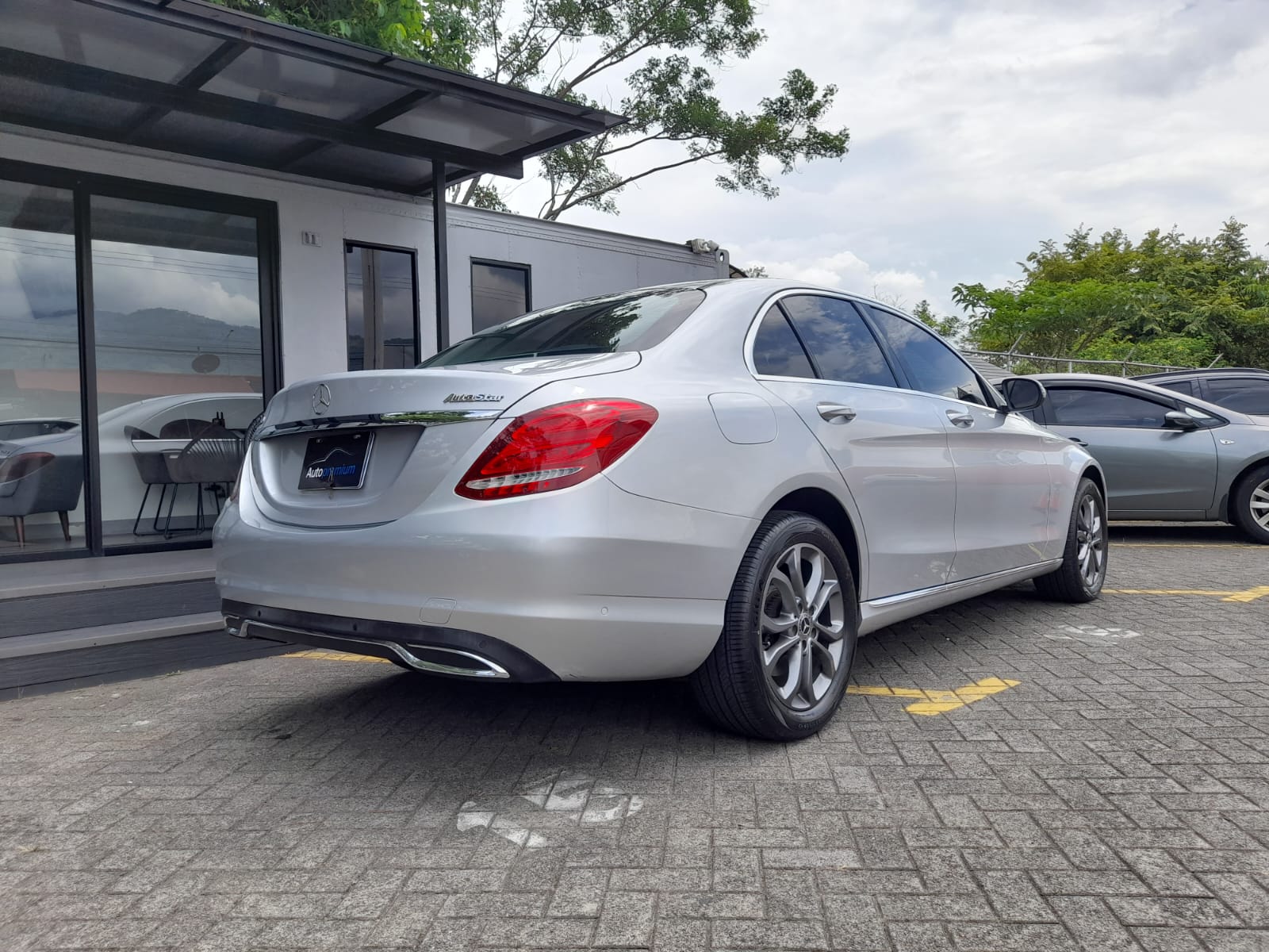 MERCEDES BENZ C250