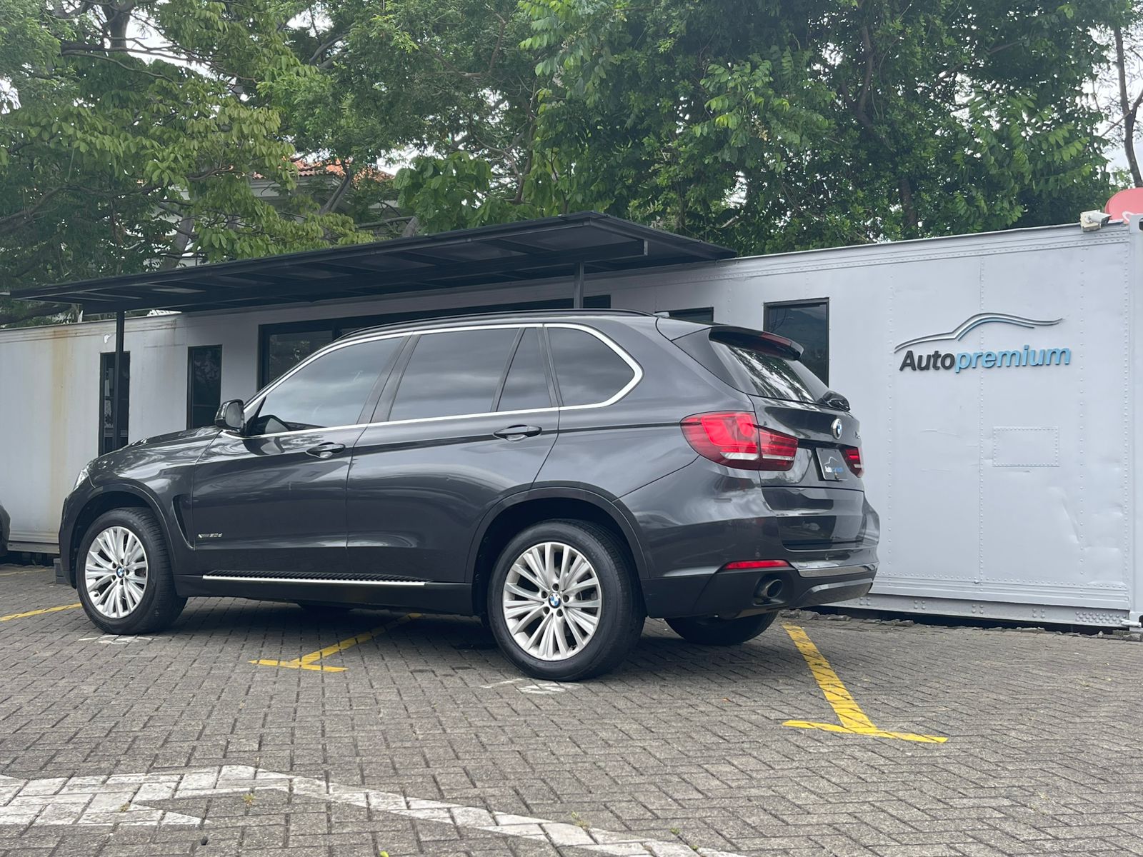 BMW X5 X-DRIVE