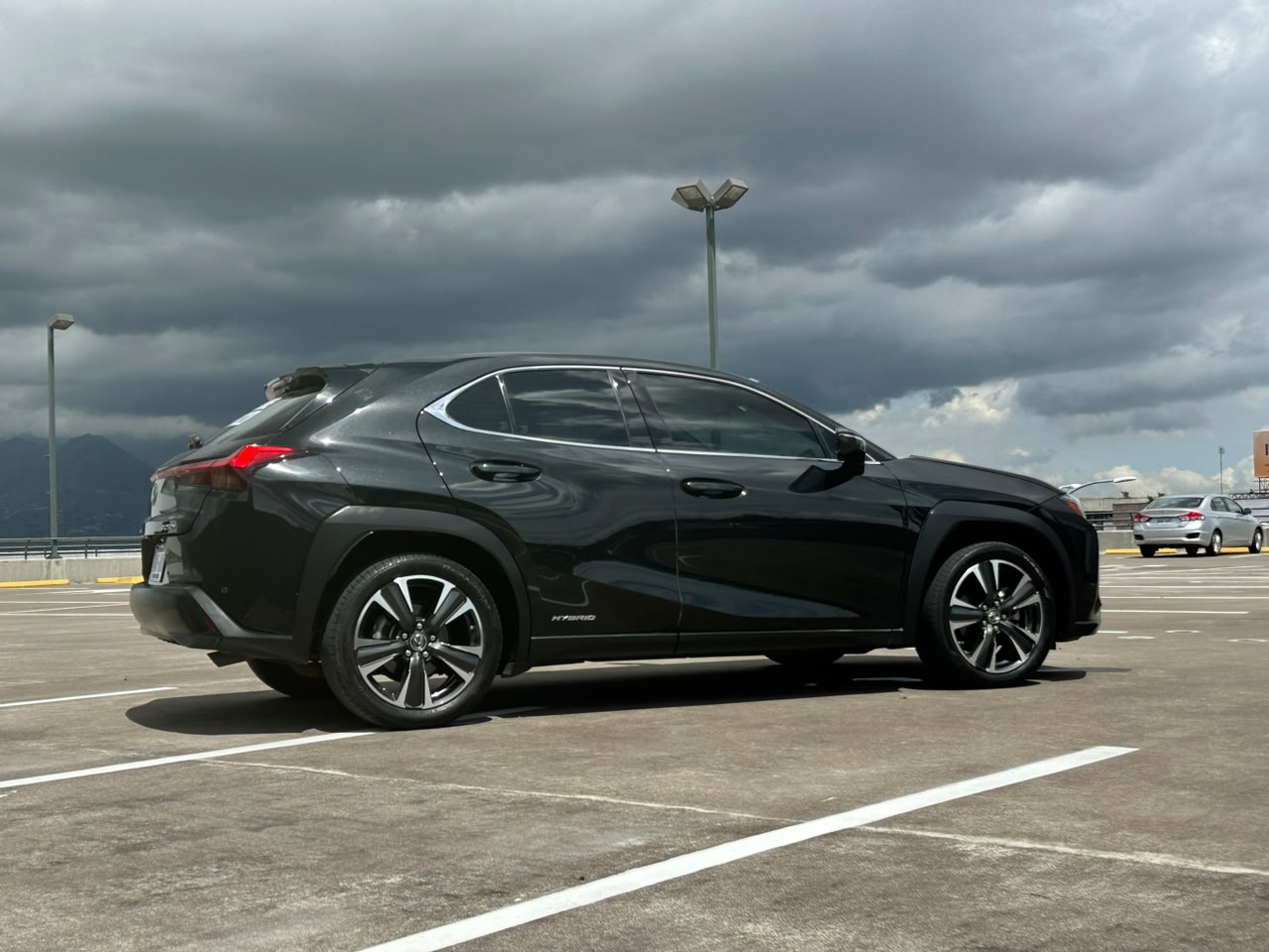 LEXUS UX250H