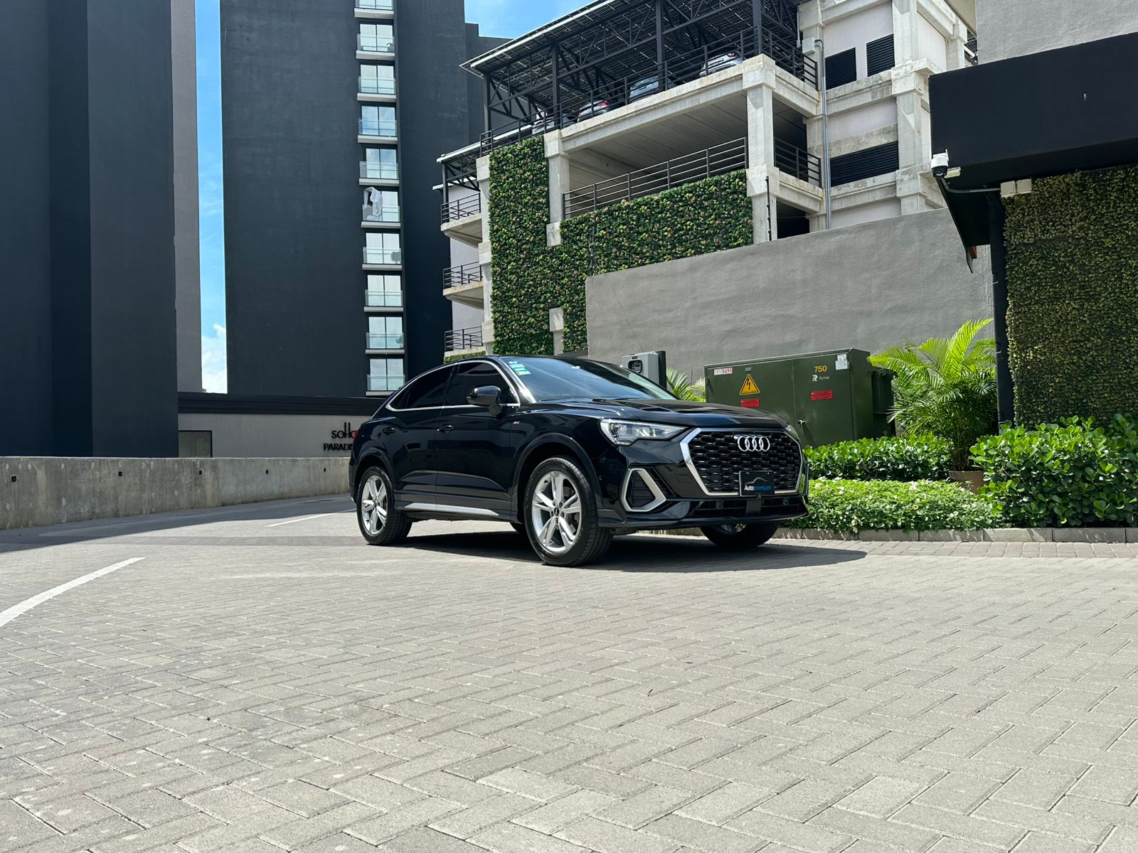 Q3 SPORTBACK S-LINE