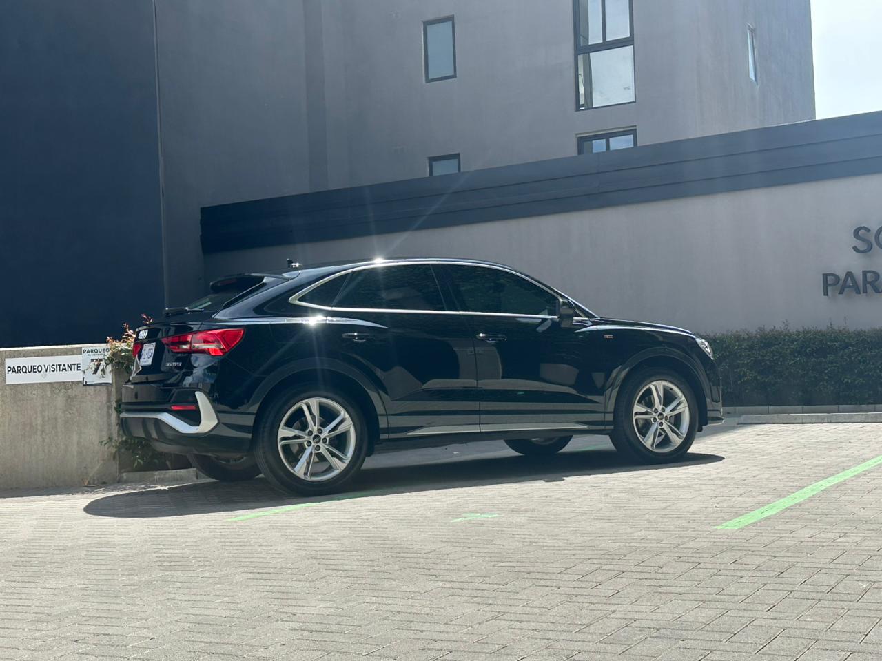 Q3 SPORTBACK S-LINE