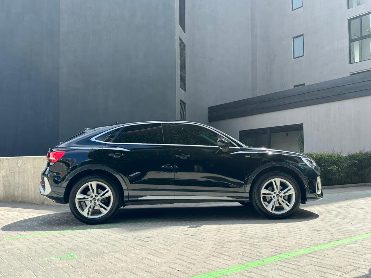 Q3 SPORTBACK S-LINE