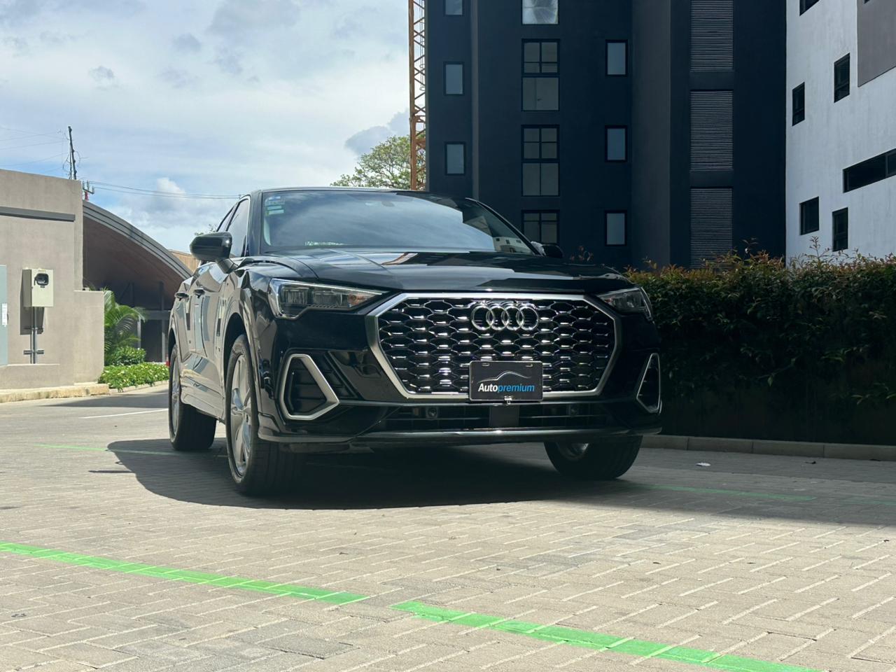 Q3 SPORTBACK S-LINE