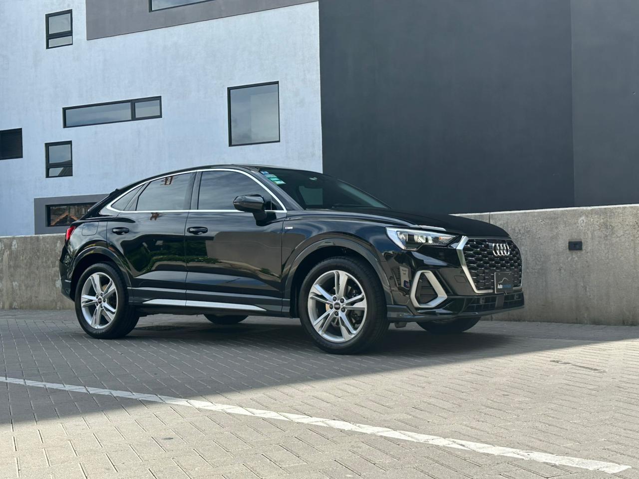 Q3 SPORTBACK S-LINE