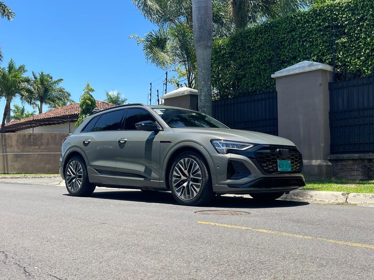 Q8 E-TRON QUATTRO S-LINE