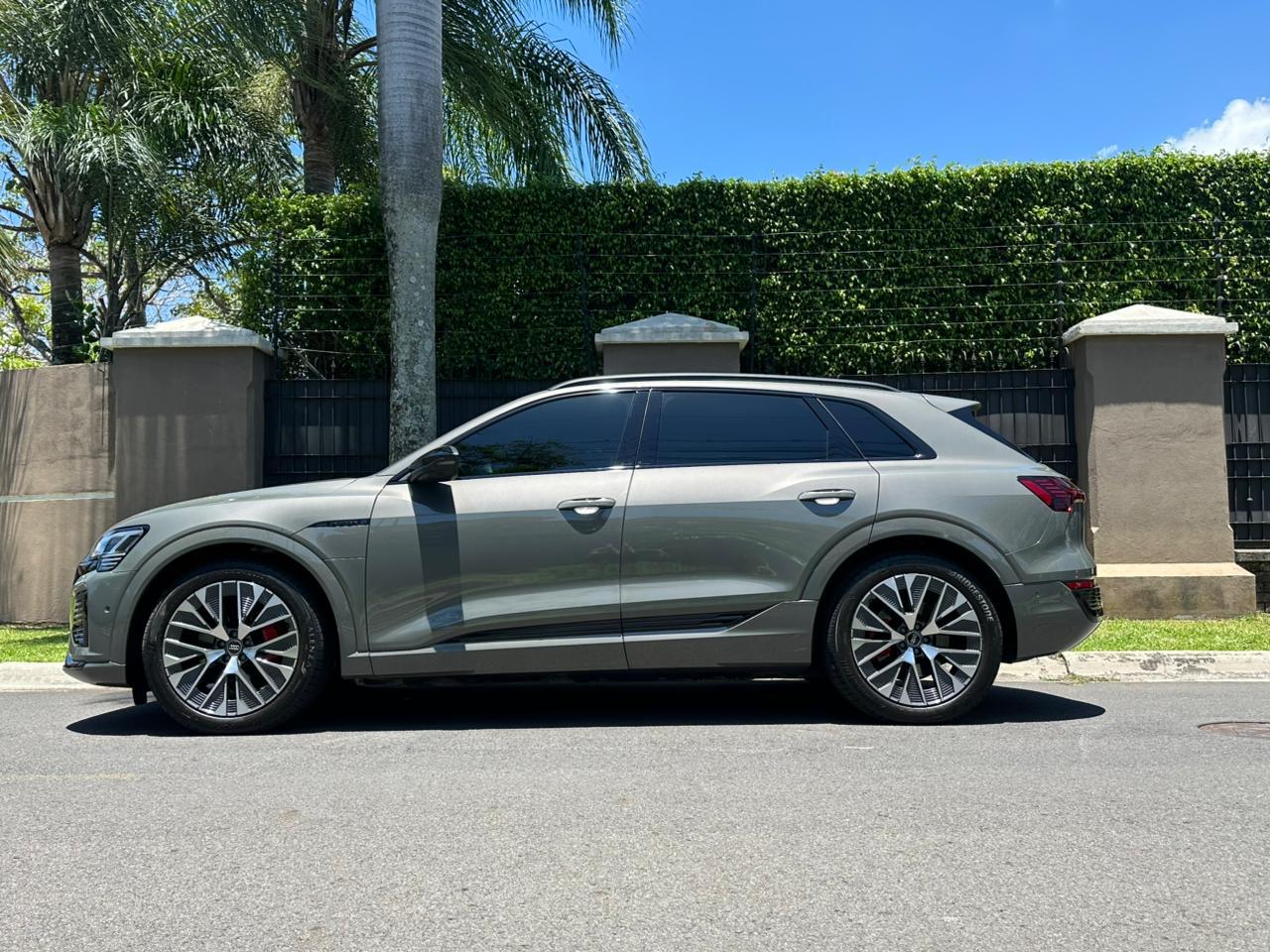 Q8 E-TRON QUATTRO S-LINE