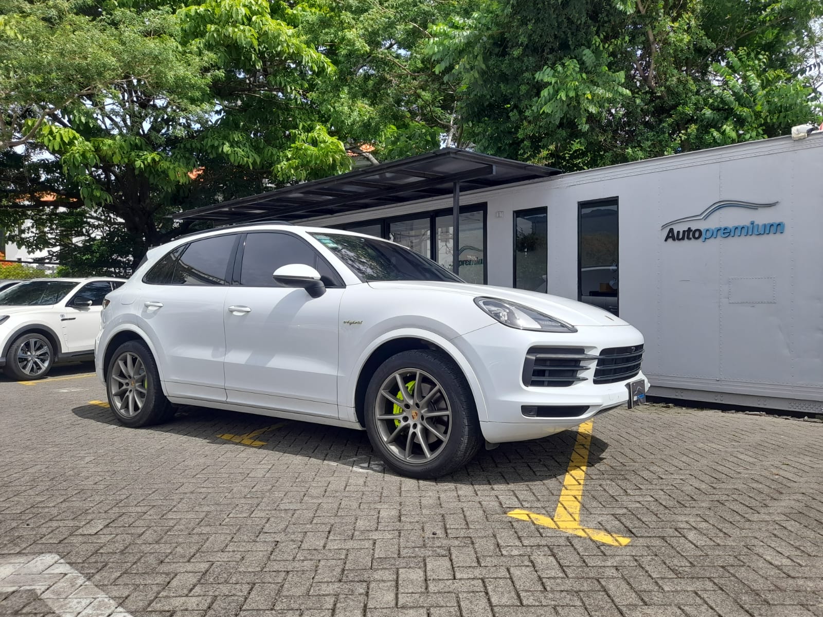 PORSCHE CAYENNE E-HYBRID