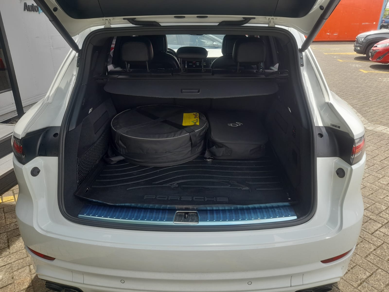 PORSCHE CAYENNE E-HYBRID
