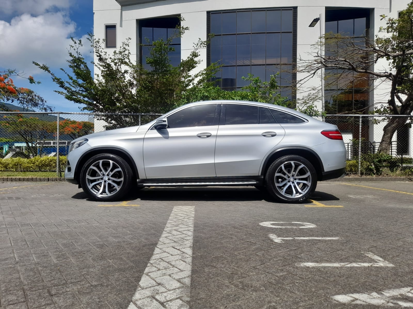 MERCEDES GLE350D COUPE