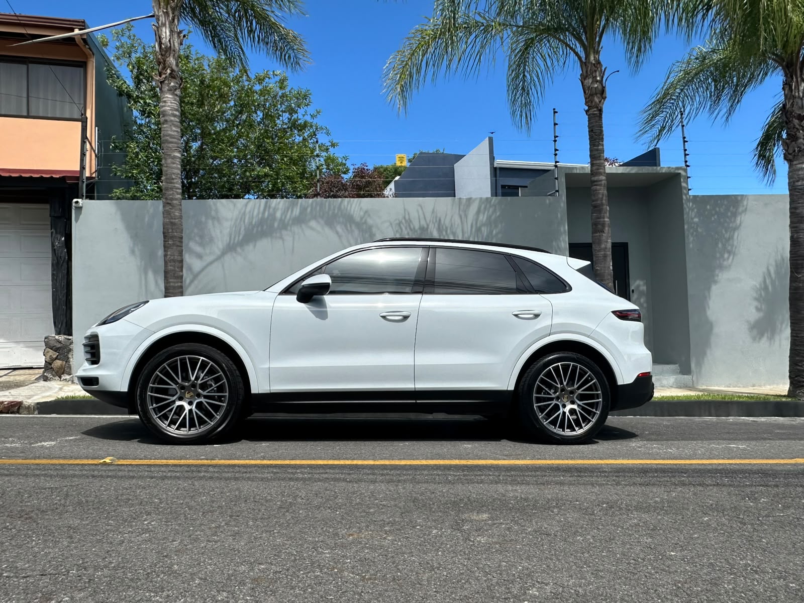 PORSCHE CAYENNE PLATINUM