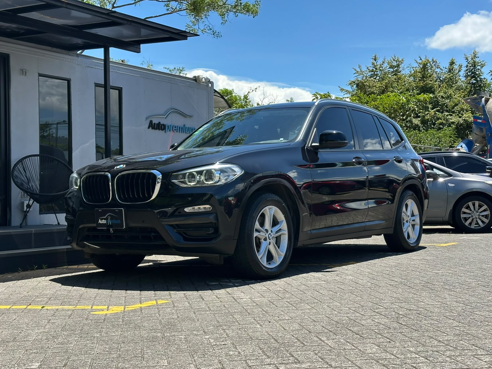 BMW X3 30i