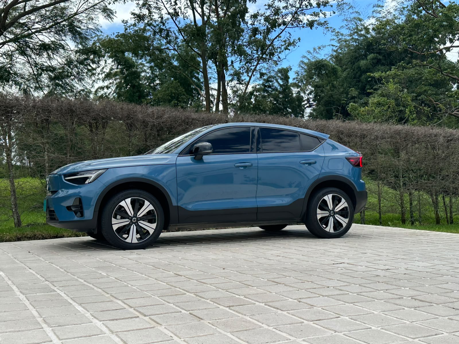 VOLVO C40 P8