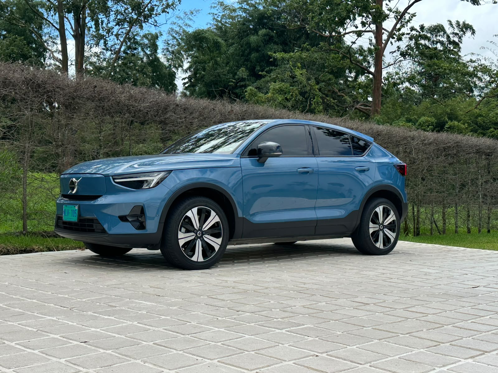 VOLVO C40 P8