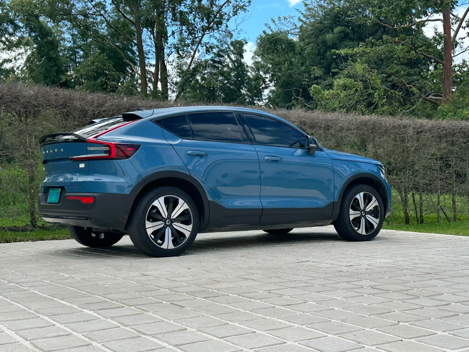 VOLVO C40 P8