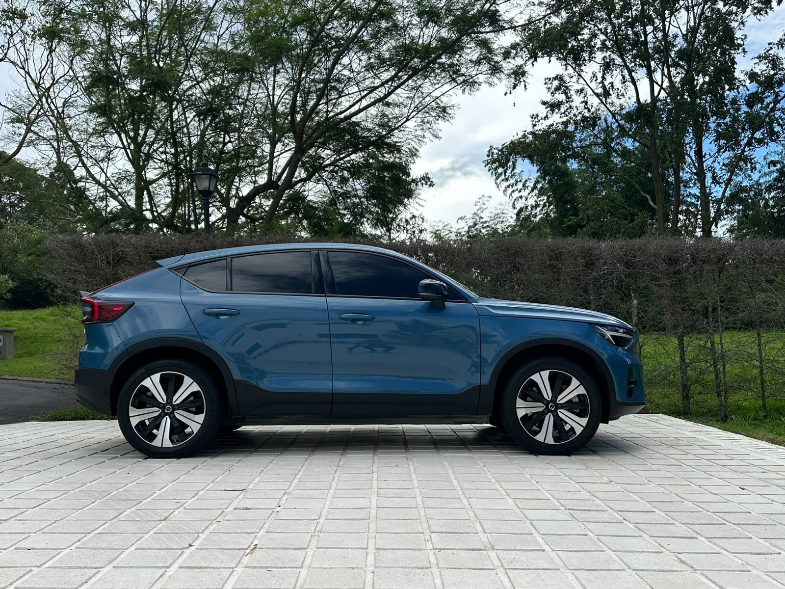 VOLVO C40 P8