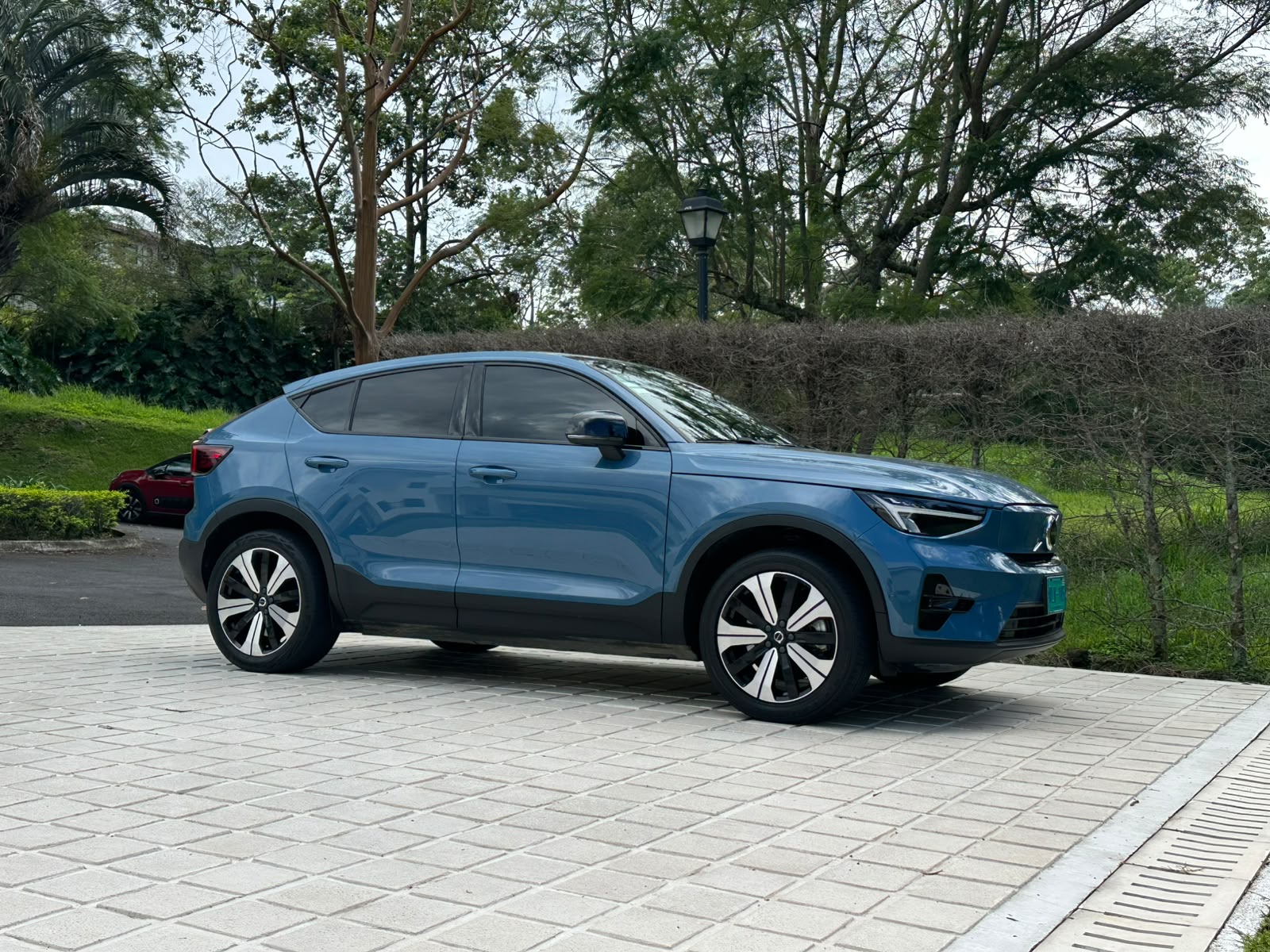 VOLVO C40 P8