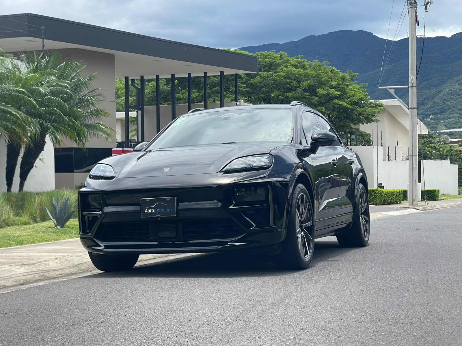 MACAN TURBO ELECTRIC