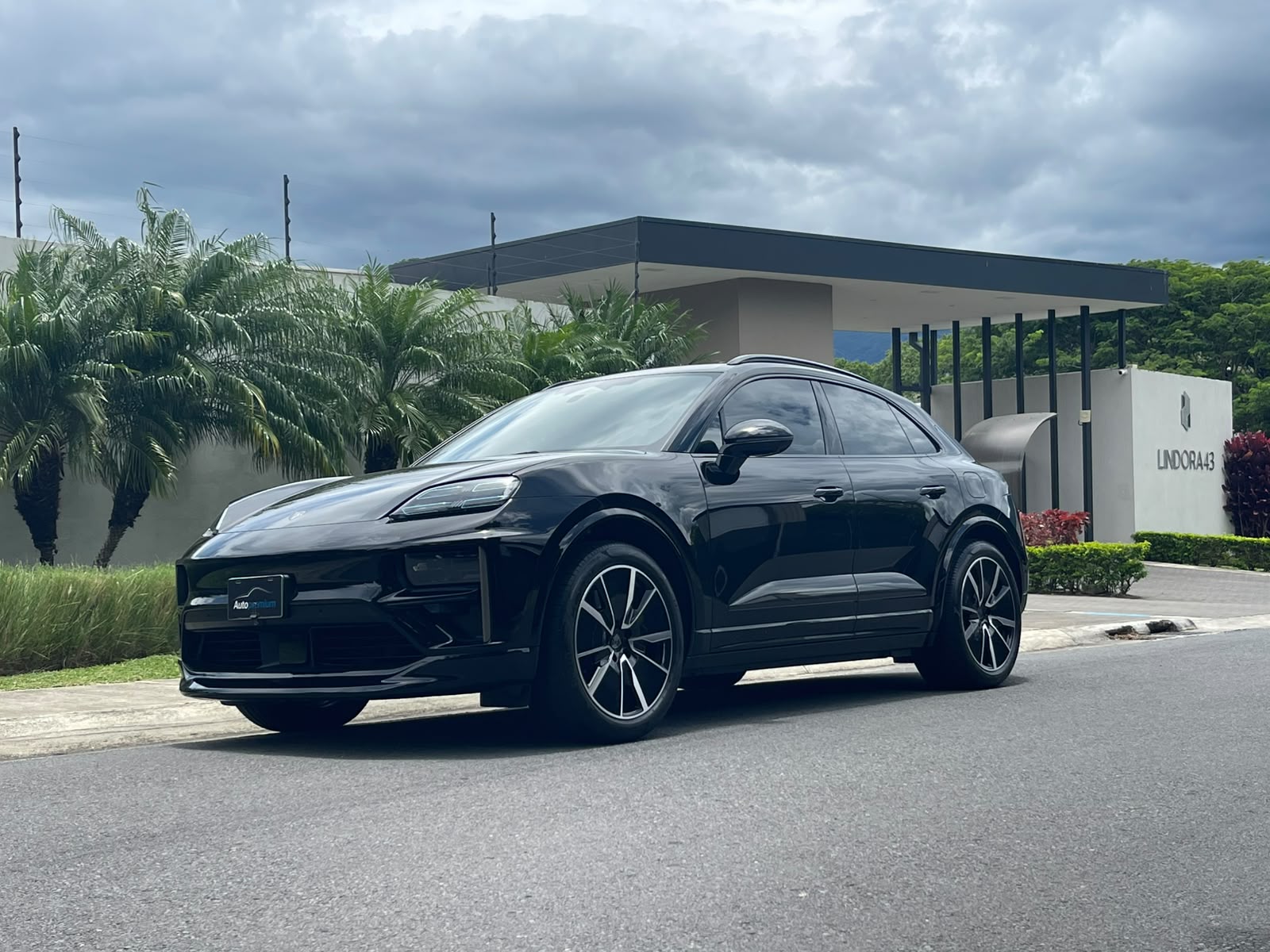 MACAN TURBO ELECTRIC