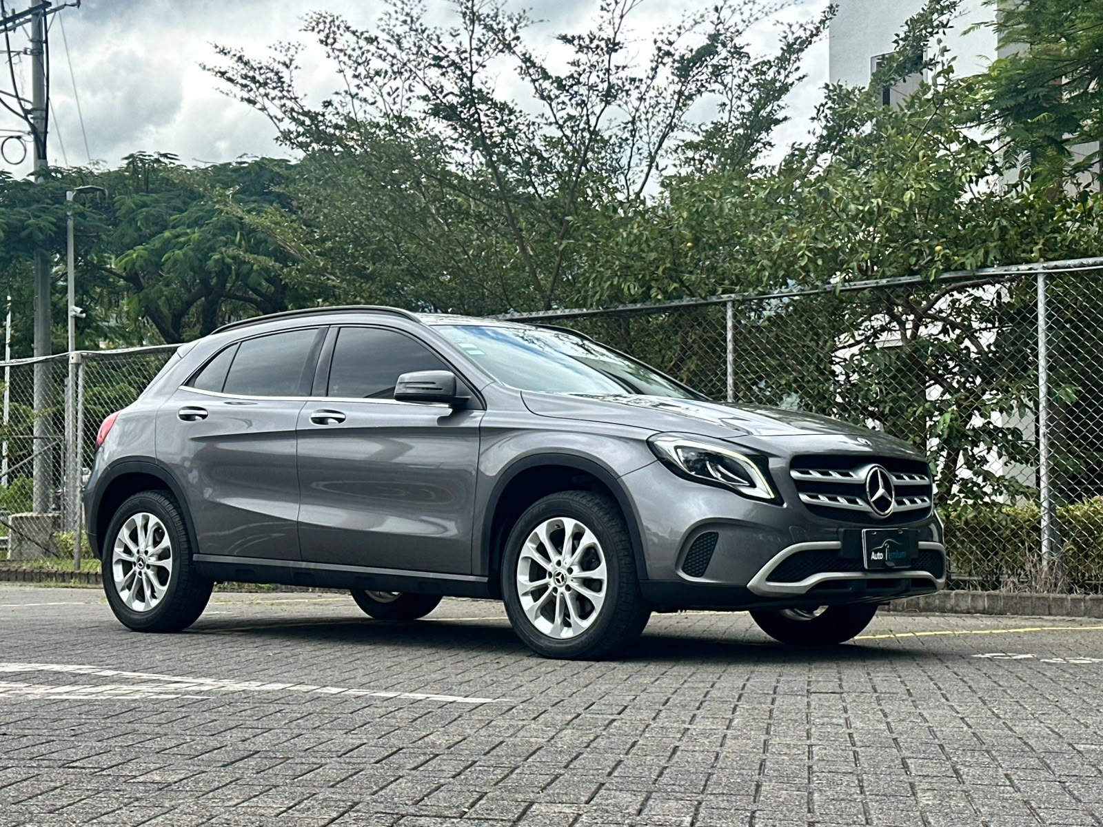 MERCEDES BENZ GLA 180