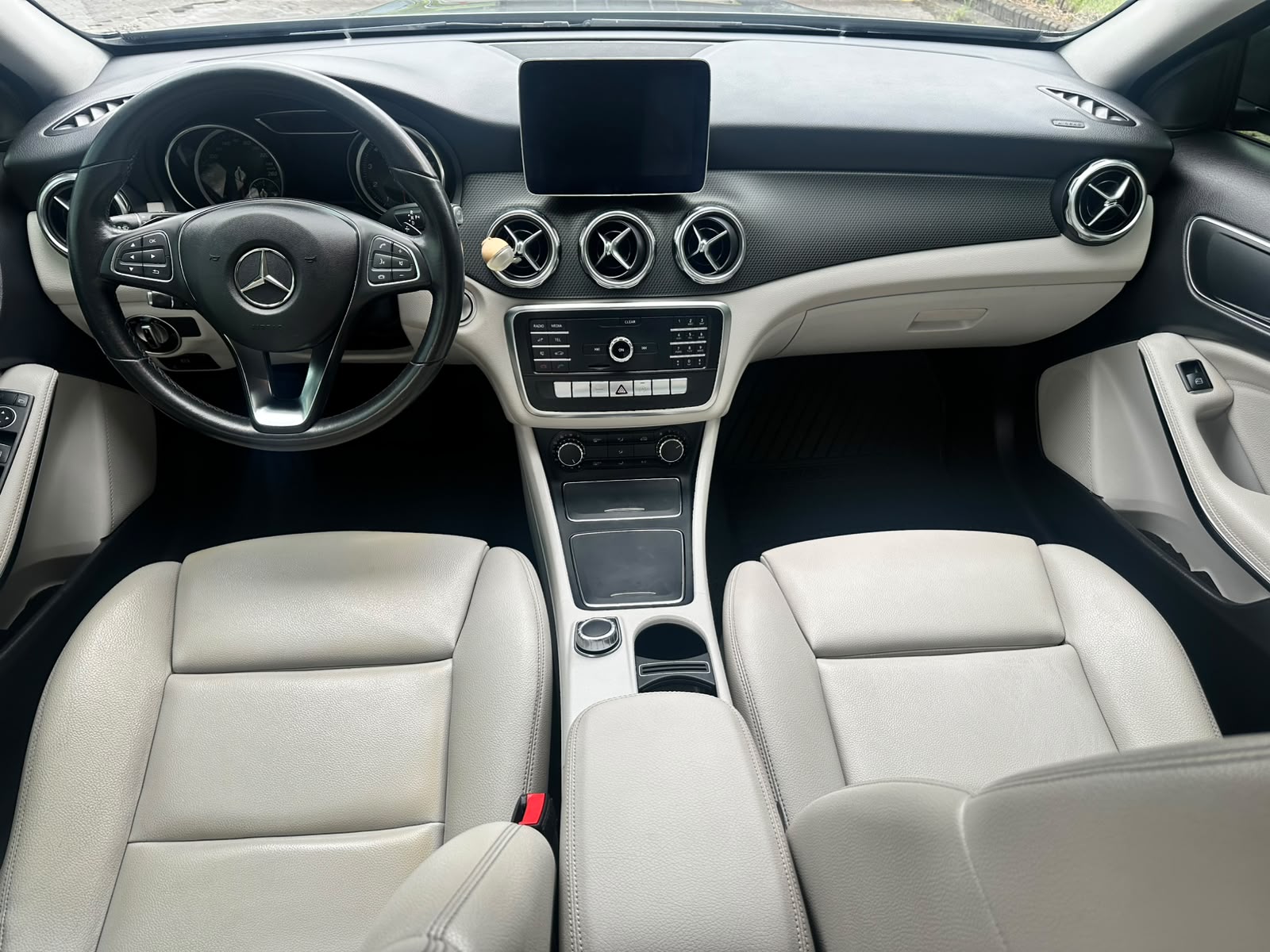 MERCEDES BENZ GLA 180