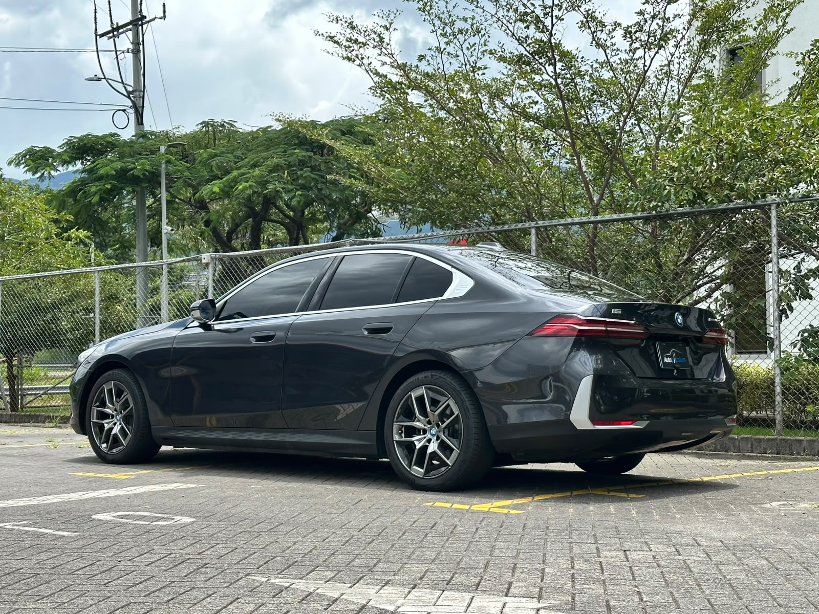 BMW i5 EDRIVE 40