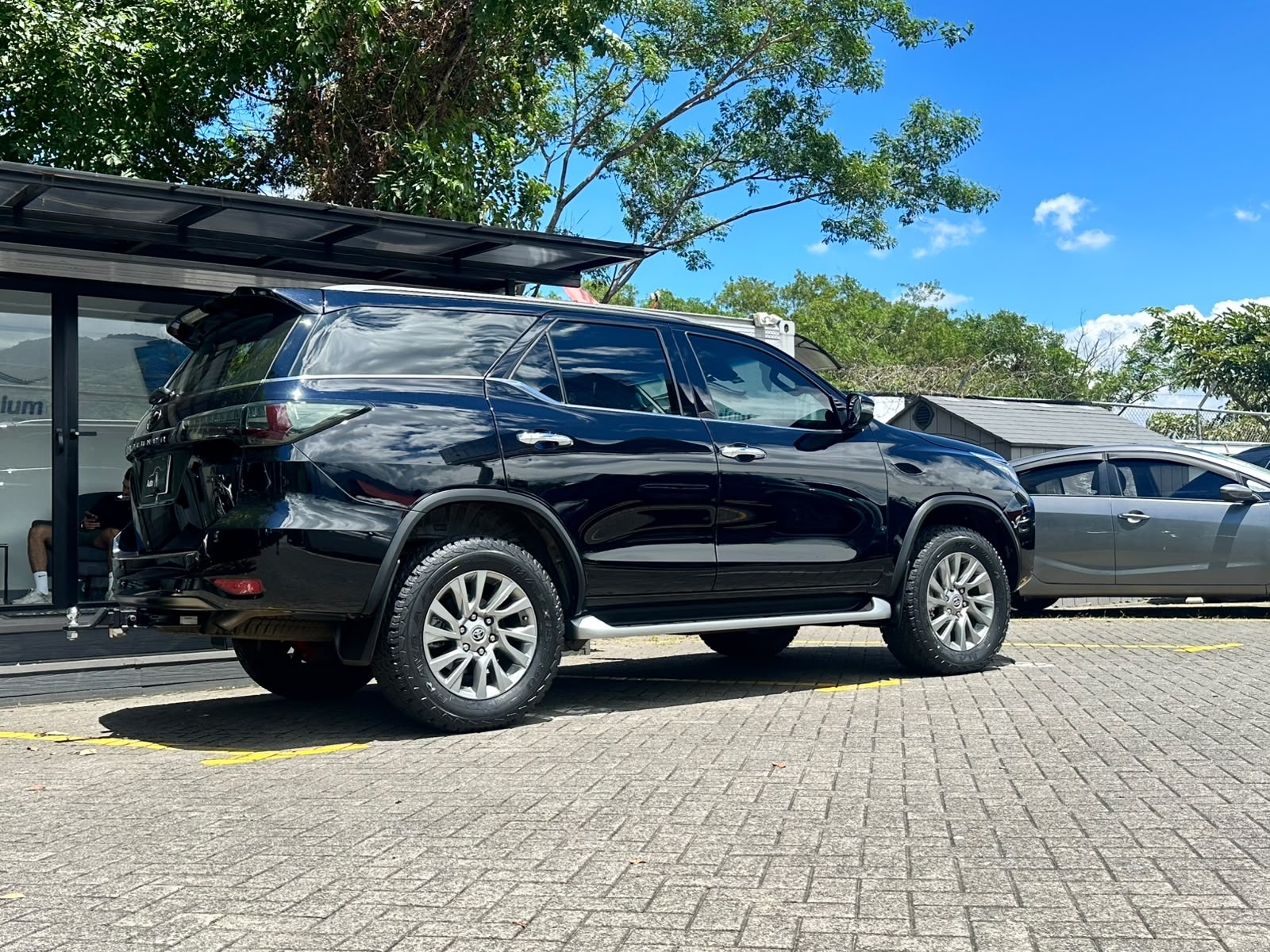 TOYOTA FORTUNER SRV TSS