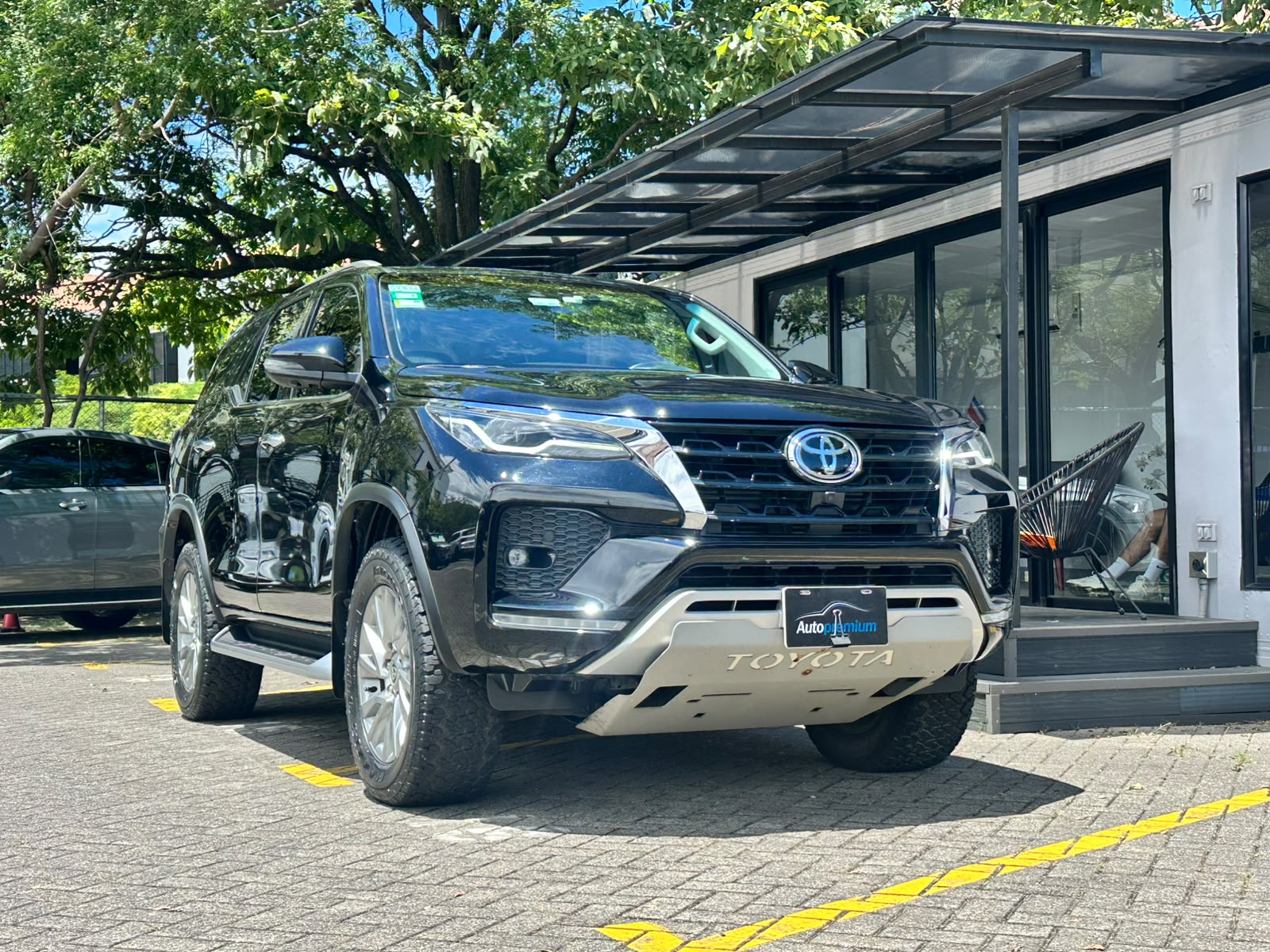 TOYOTA FORTUNER SRV TSS