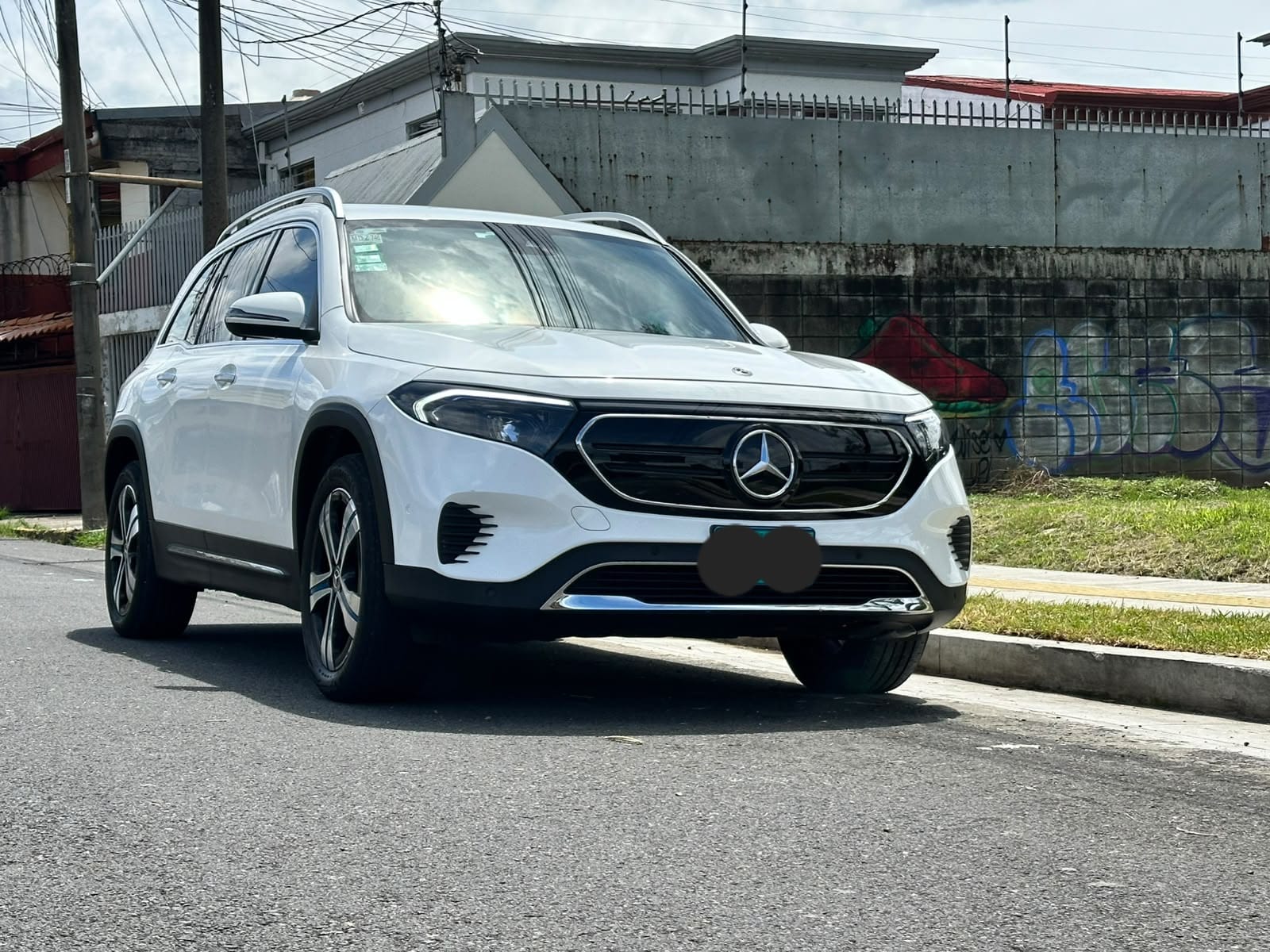 MERCEDES BENZ EQB