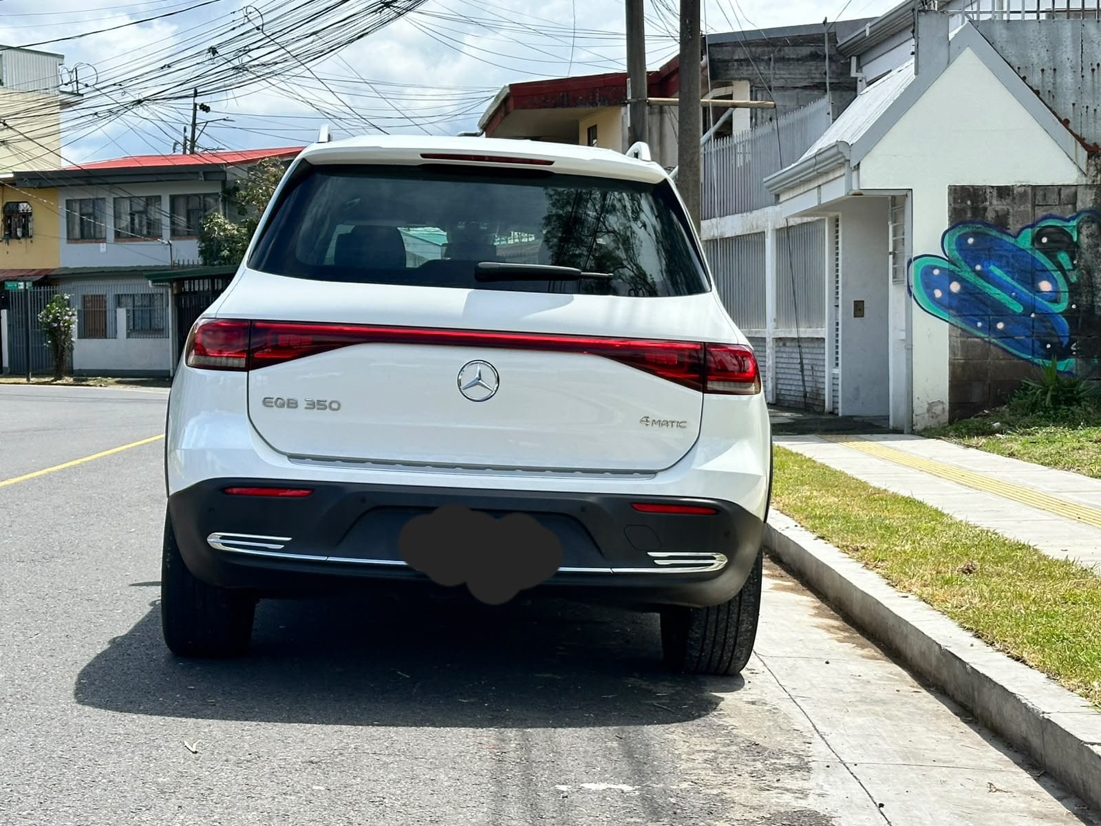 MERCEDES BENZ EQB