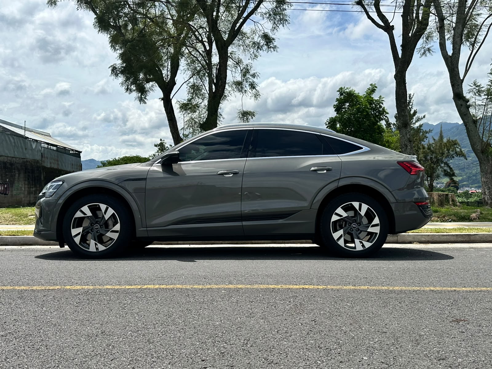 AUDI Q8 E-TRON SPORTBACK